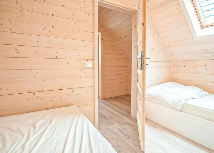 2 Bedroom Awesome In Casa de Férias *